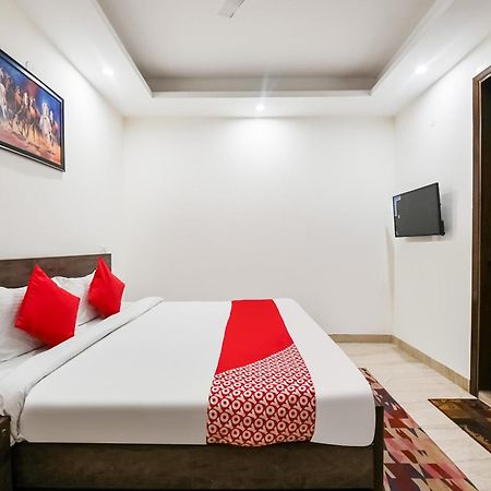 Hotel O Premium Rooms Chhatarpur Нью-Делі Екстер'єр фото