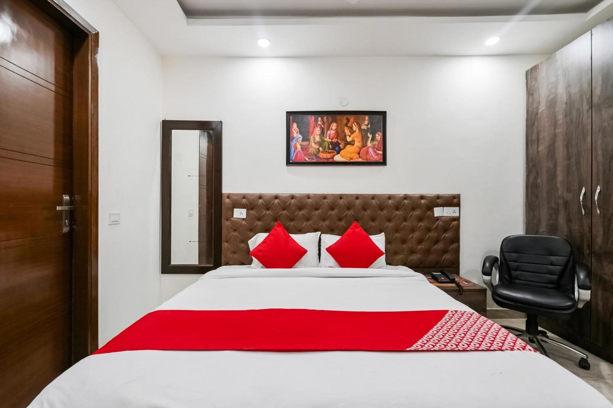 Hotel O Premium Rooms Chhatarpur Нью-Делі Екстер'єр фото