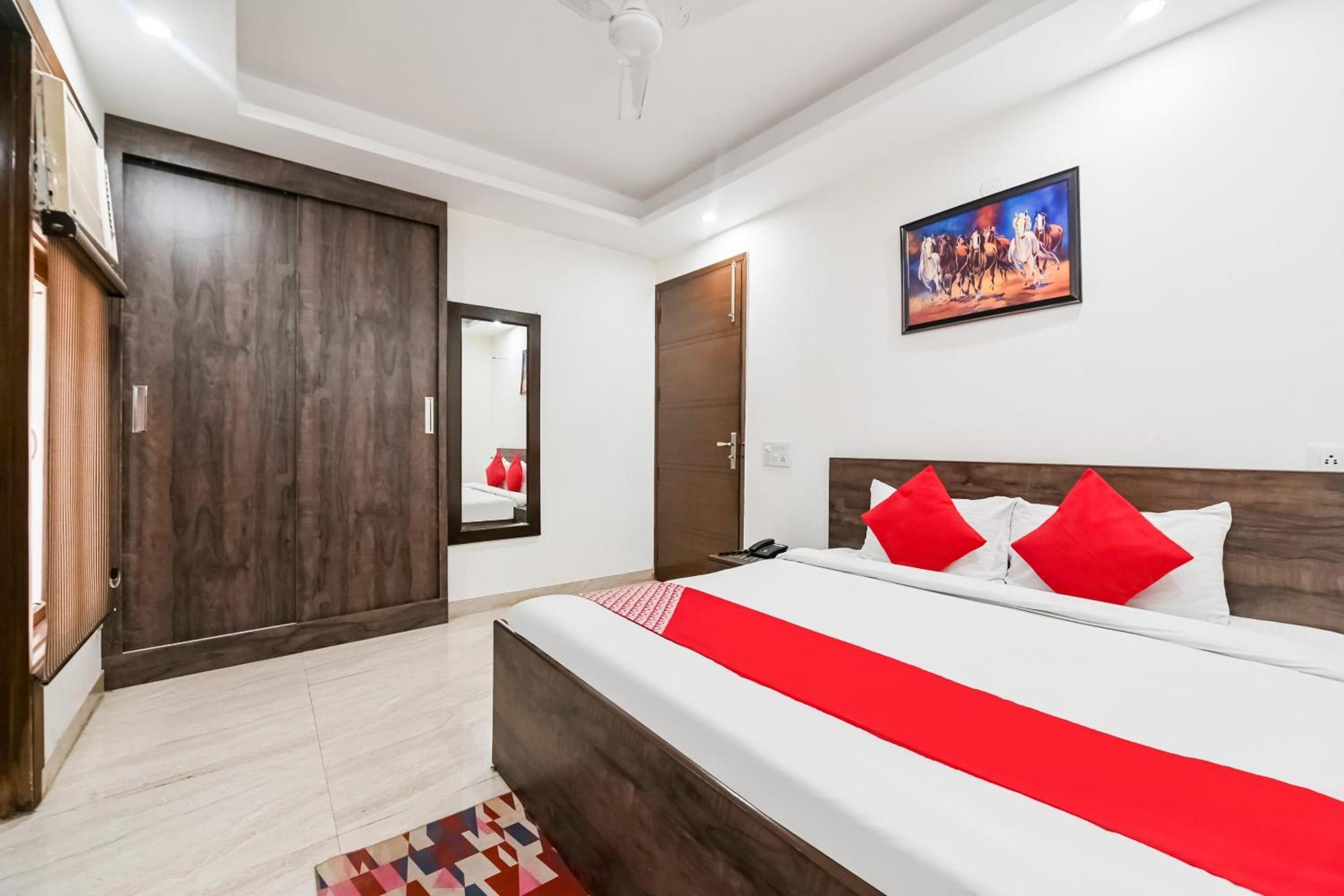 Hotel O Premium Rooms Chhatarpur Нью-Делі Екстер'єр фото