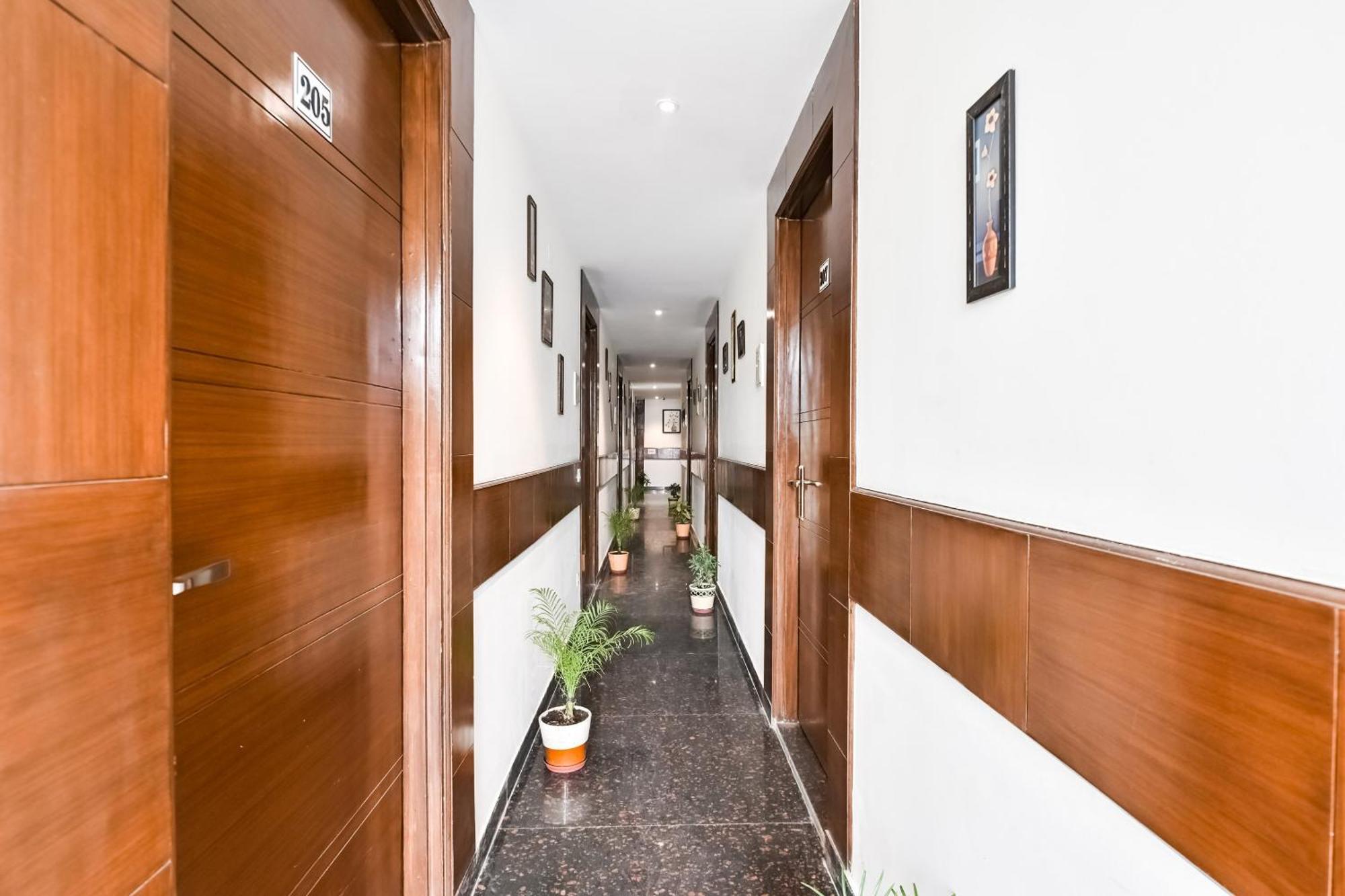 Hotel O Premium Rooms Chhatarpur Нью-Делі Екстер'єр фото